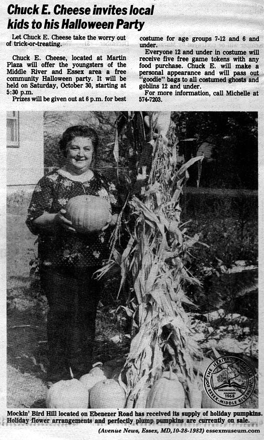 Avenue 1982-10-28 p26 lady w pumpkin